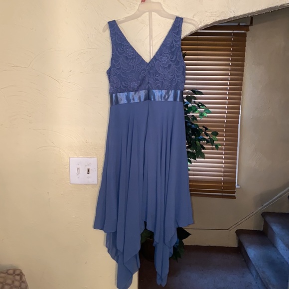 Cut mini dress - Picture 2 of 3